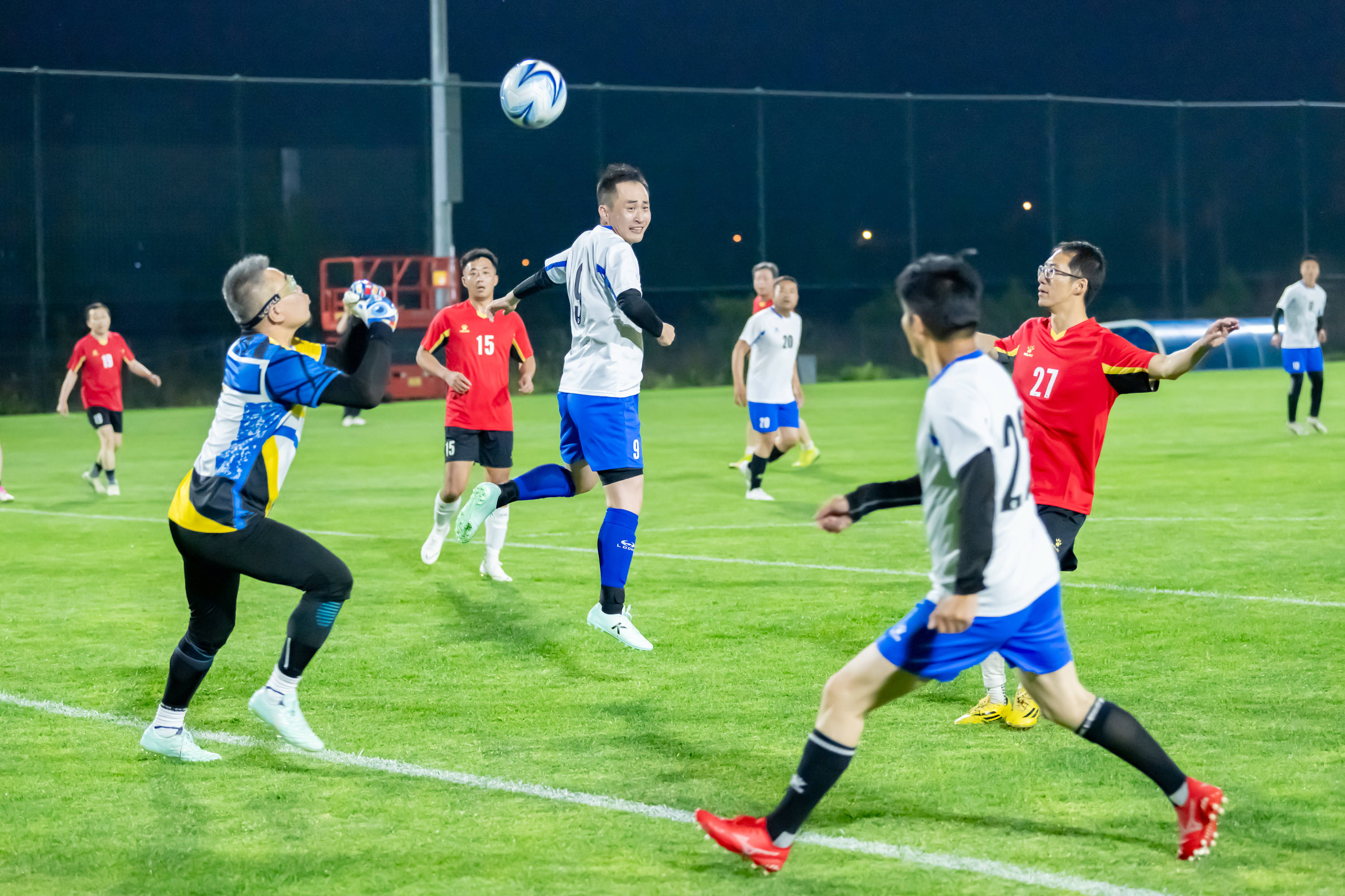 也让她吸引 也让她吸引