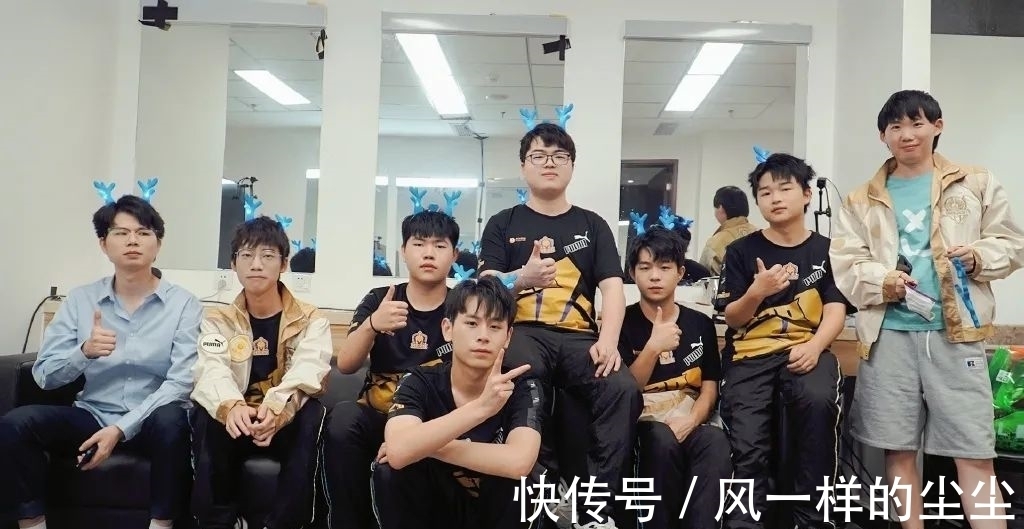 禁区触球 禁区触球